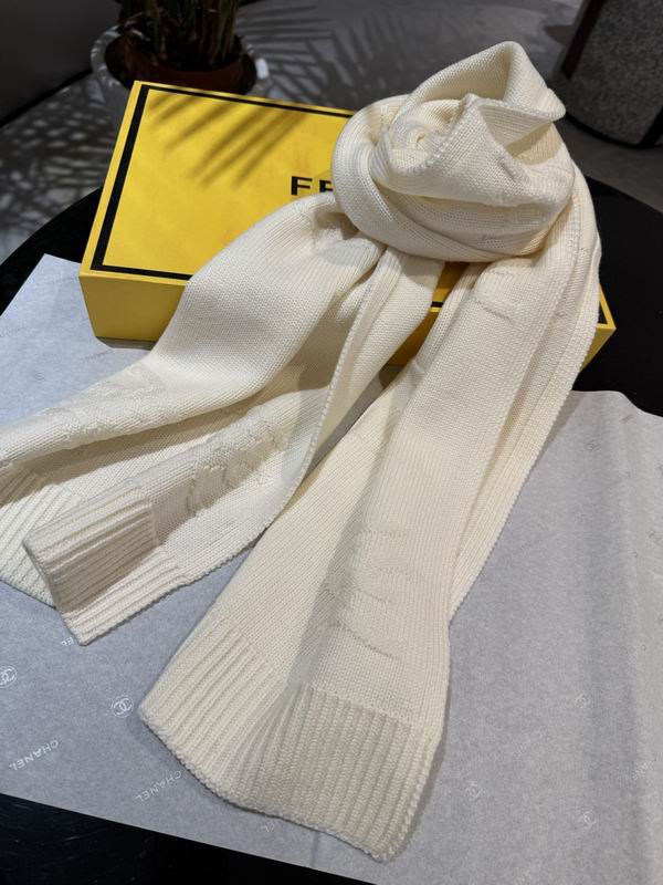 Fendi Scarf 33X180cm 100%羊绒 E1212106